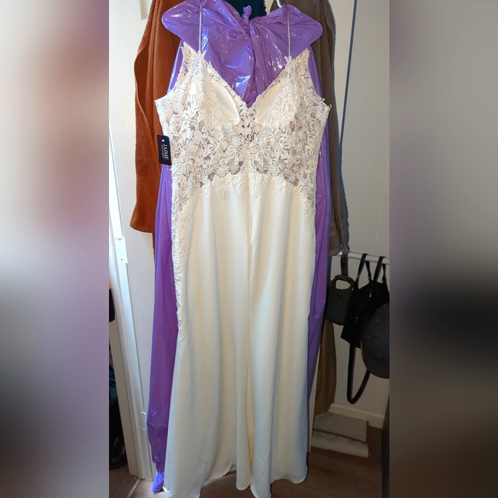 Ceremony or wedding dress